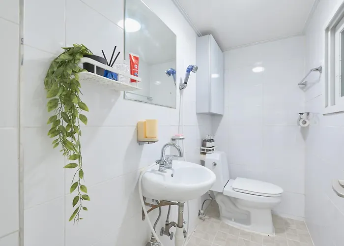 Itaewon Namsan View Stay, Midnight In Itaewon New *