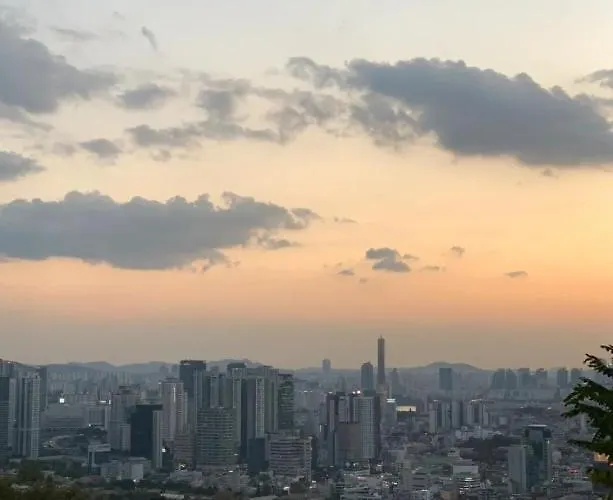 Itaewon Namsan View Stay, Midnight In Itaewon New * 首爾